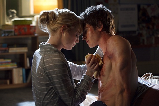 Emma Stone is Gwen Stacy and Andrew Garfield is Peter Parker in The Amazing Spider-Man