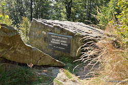 Na vrcholku Skalky je základní kámen budoucí rozhledny na Skalce, položený 1.5.2011 z iniciativy Okrašlovacího spolku Rozhledna.