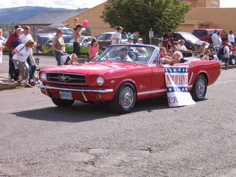 [IMG_2557-1965-Ford-Mustang-Convertib%255B1%255D.jpg]