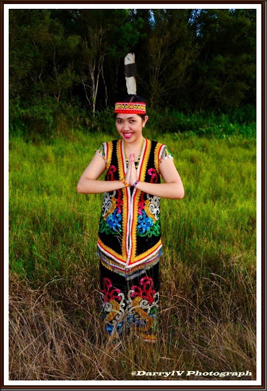 1Youla Gadis Dayak 1