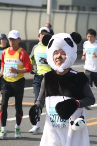 [tokyo-marathon-costumes-14%255B2%255D.jpg]