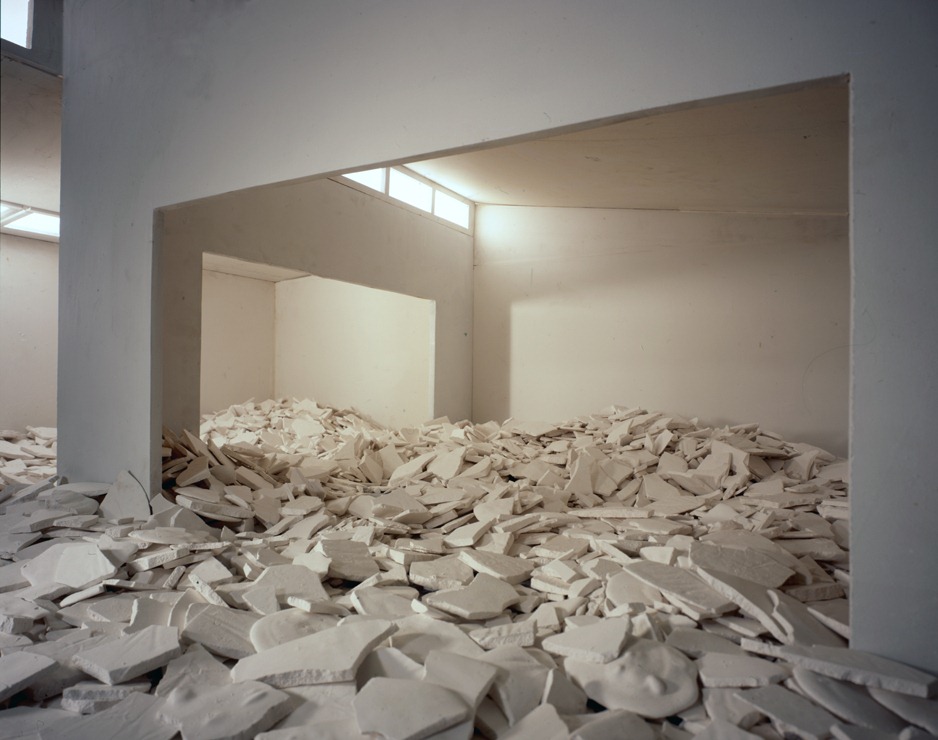 [20.%2520BROKEN%2520PLASTER%255B3%255D.jpg]