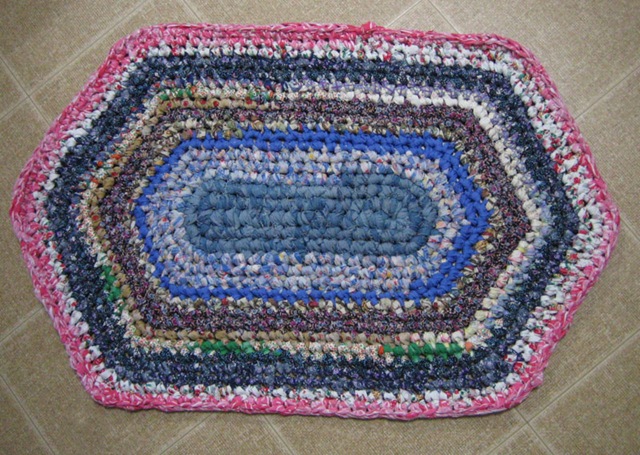 [crochet-fabric-strips-rug%255B2%255D.jpg]
