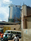 der Kigali City Tower mit immer weniger Gerüst