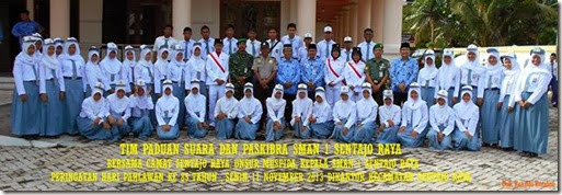 TIM PADUAN SUARA DAN PASKIBRA SMAN 1 SENTAJO RAYA