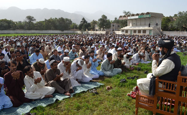 مظاهر عيد الفطر المبارك لعام 2013  فى العالم 