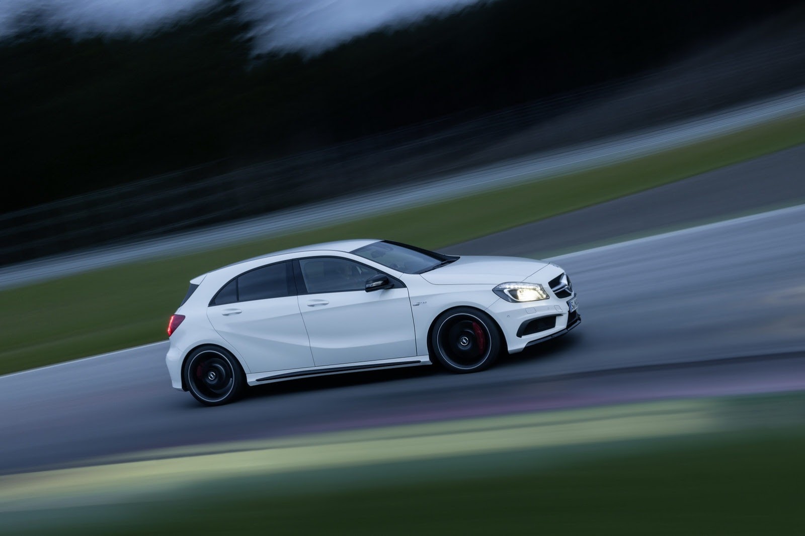 [Mercedes-A45-AMG-4%255B2%255D.jpg]