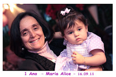 Fotos do evento Maria Alice  (01 ano) - 16.09.11. Foto numero 16 da Social Click Fotografia Digital, do Rio de Janeiro, RJ, que faz fotos divertidas, fotos malucas, fotos com fantasias, fotos na hora, fotografia maluca, fotografia divertida com molduras personalizadas. fotos divertidas malucas foto maluca animadas animado rj rio de janeiro divertida fantasia animada engraçadas 15 anos debutante noivos casamentos