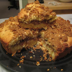 Apple and Cinnamon Crumble Cake