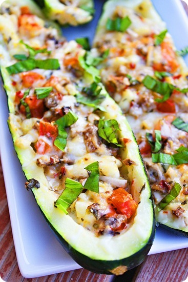 Spicy Italian Stuffed Zucchini Boats – Healthy, low-carb stuffed zucchini with sausage, tomatoes and mushrooms. So scrumptious! | thecomfortofcooking.com