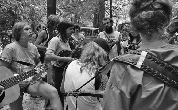 [hippies%2520tocando%255B8%255D.jpg]