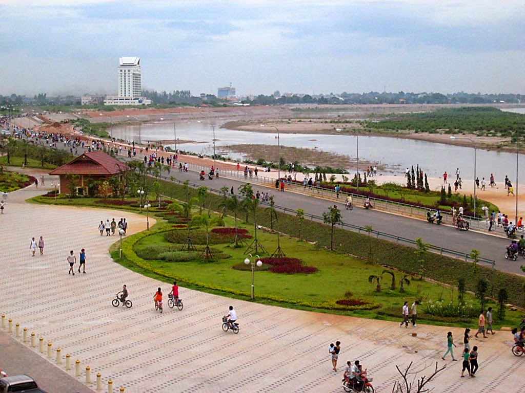[Vientiane_Park1%2520%25281%2529%255B2%255D.jpg]