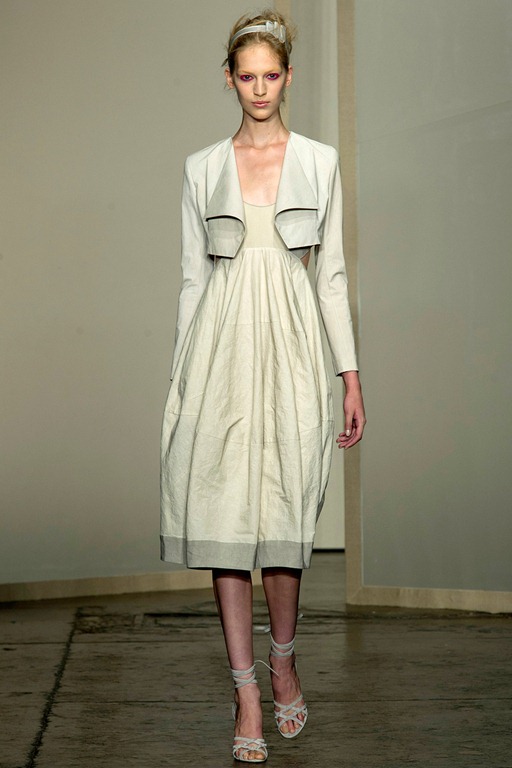 [donna-karan-rtw-ss2013-runway-01_172103751544%255B4%255D.jpg]