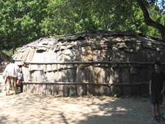 Plimoth Plant indian winter house2