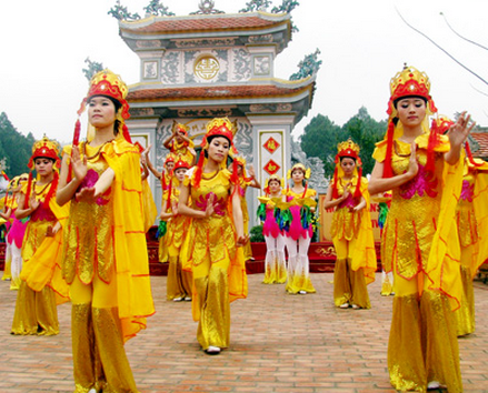 le hoi den huyen tran cong chua le hoi den huyen tran cong chua