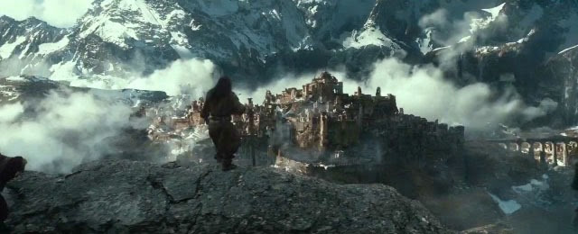 Közeleg a sötétség, na meg a Hobbitok