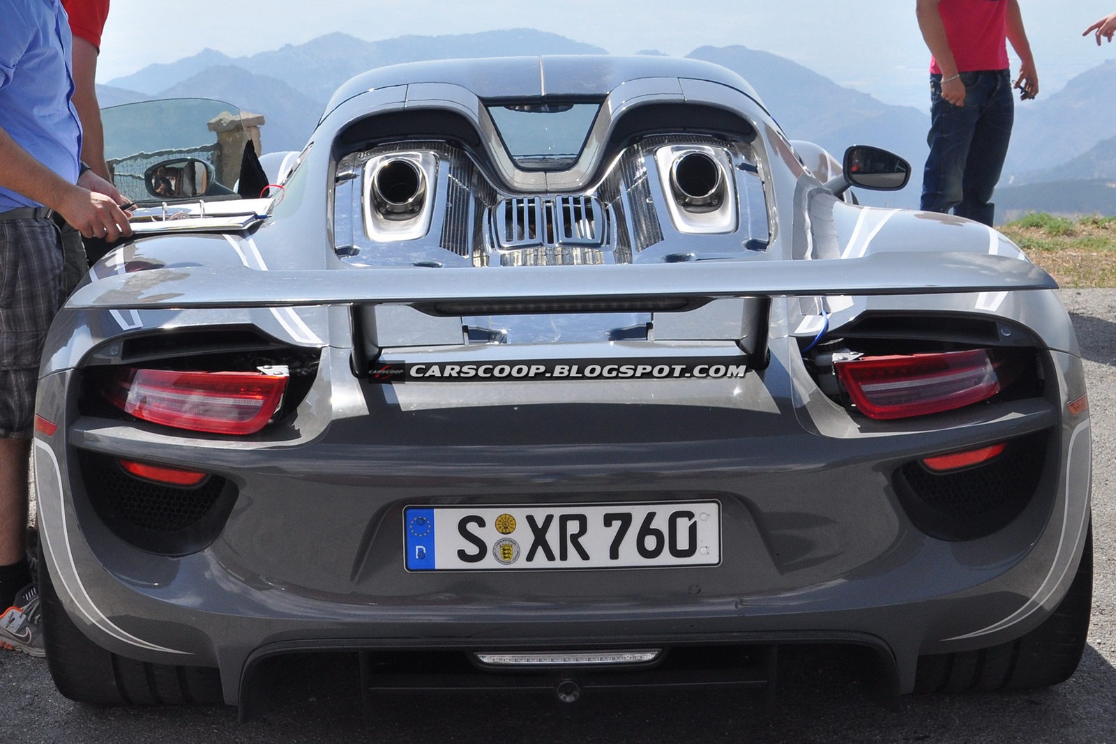 [2014-Porsche-918-Hybrid-Spyder-01%255B3%255D.jpg]