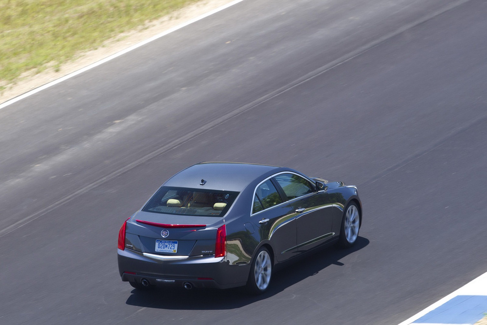 [2013-Cadillac-ATS-36%255B5%255D.jpg]