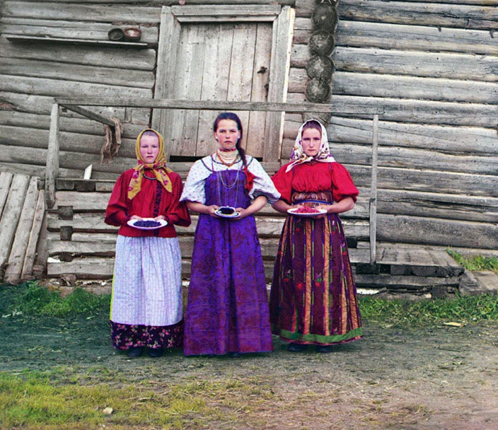 [Peasant-Girls-19094.jpg]
