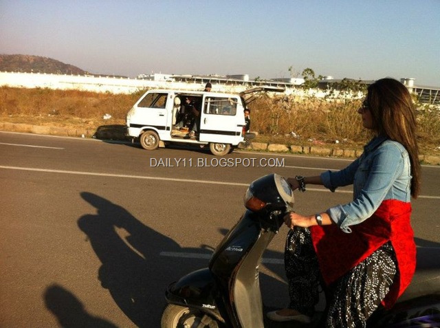 [neeru%2520bajwa%2520in%2520jatt%2520and%2520juliet%2520film%255B5%255D.jpg]