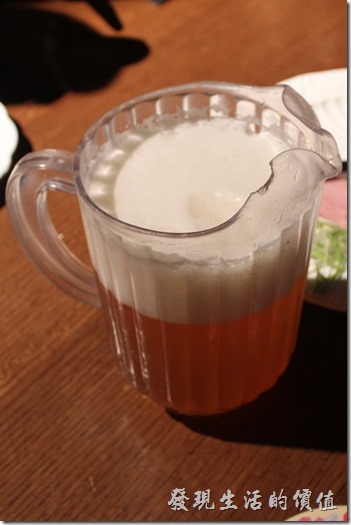 台北-美麗華金色三麥。蜂蜜啤酒10公升，約可斟滿30杯。