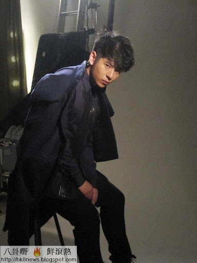 許廷鏗扮熟男拍攝新碟封套。