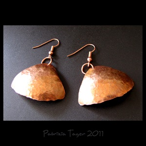 [copper%2520earrings%252001%2520copy%255B4%255D.jpg]