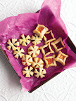 These cookies keep well in an airtight container and are pretty sturdy if you need to transport them. Make sure that you pinch the edges of the diamonds or the points of the stars together to form a nice, tight seal so there is no chance of them opening when you bake them. These cookies keep well in an airtight container and are pretty sturdy if you need to transport them. Make sure that you pinch the edges of the diamonds or the points of the stars together to form a nice, tight seal so there is no chance of them opening when you bake them.