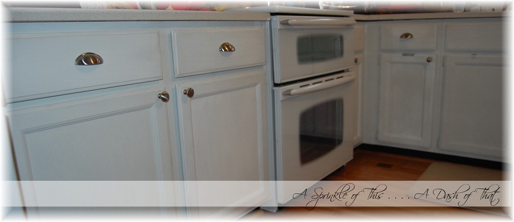 [kitchen%2520cabinets%2520with%2520knobs%2520%257BA%2520Sprinkle%2520of%2520This%2520.%2520.%2520.%2520.%2520A%2520Dash%2520of%2520That%257D%255B4%255D.jpg]