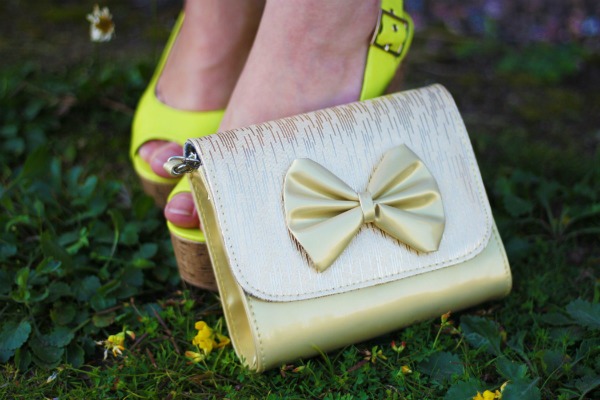[OOTD%2520Neon%2520Yellow%2520%2526%2520Coral%2520-%2520Elegant%2520Colour%2520Blocking%2520%25288%2529%255B3%255D.jpg&description=OOTD: Elegant Neon Yellow X Coral Combo')]
