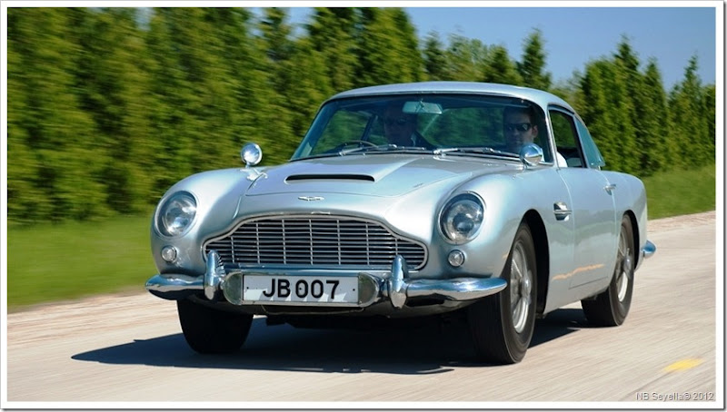 James-Bond-Aston-Martin.jpg James-Bond-Aston-Martin.jpg