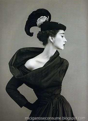 [Dovima-in-Balenciaga-1940s-photo-by-Richard-Avedon%255B8%255D.jpg]