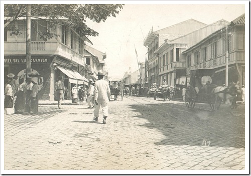 A typical Manila street scene Calle Rosario, Binondo