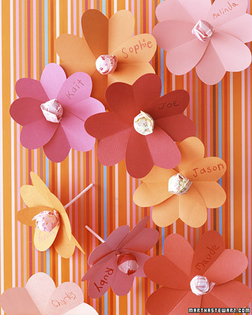 These heart-and-lollipop flowers are easy to make and adorable. http://www.marthastewart.com/267672/sweet-tidings-handmade-valentines-for-ki