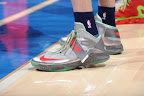 Detailed Look at Nike Zoom Soldier VI Christmas PE nike zoom soldier 6 pe christmas 6 02 Detailed Look at Nike Zoom Soldier VI Christmas PE