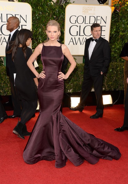 Taylor Swift arrives at the 70th Annual Golden Globe Awards (1) Taylor Swift arrives at the 70th Annual Golden Globe Awards (1)