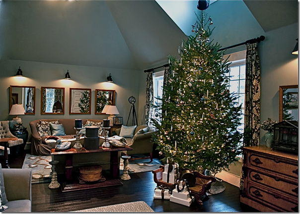 Holiday Decorating Tips from {A Button Tufted Life} Blog Guest post at Setting for Four #Holiday #Christmas #Decor #Wreath