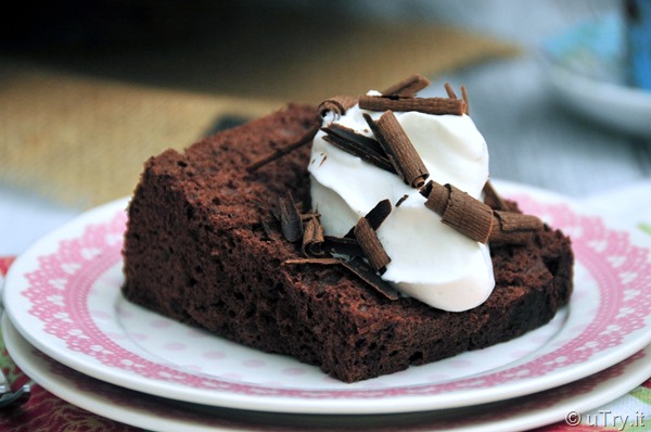 Chocolate Angel Food Cake (巧克力天使蛋糕)  http://utry.it