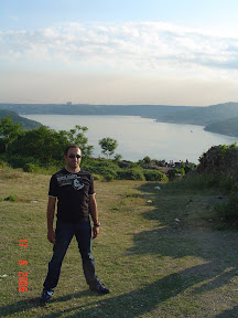 önde Yusuf arkada İstanbul...