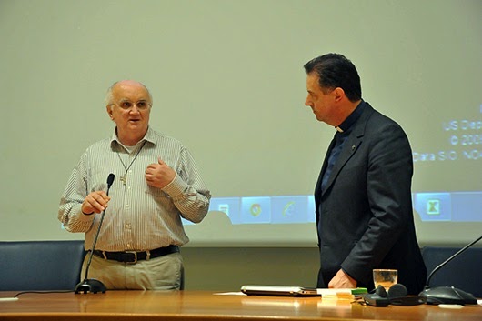 [TIMOTHI%2520PLOCK%2520INTERAMERICANA%255B4%255D.jpg]