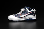 nike lebron 7 ps gr white navy red 4 03 Nike Air Max LeBron VII (7)   White/Navy/Gold Sample Actual Photos