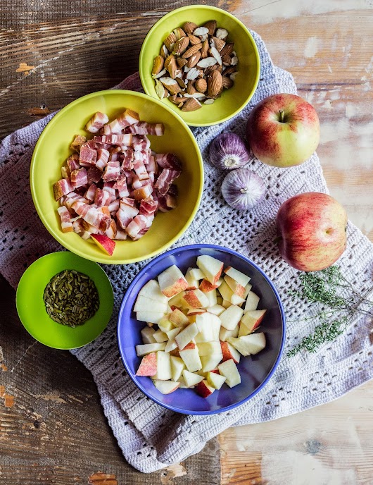 Ingredienser til topping til græskarsuppe med æbler, fennikelfrø og mandler - Mikkel Bækgaards Madblog 