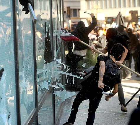 [OO-Wells-Fargo-window%255B3%255D.jpg]