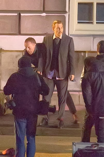 Johnny Depp bokszerben és térdig érő zokniban a Mortdecai forgatásán 12 Johnny Depp bokszerben és térdig érő zokniban a Mortdecai forgatásán 12