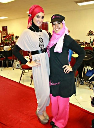 Model Jilbab dengan Aksesori (3)