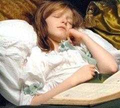 Csipkerózsika vígjáték a láthatáron