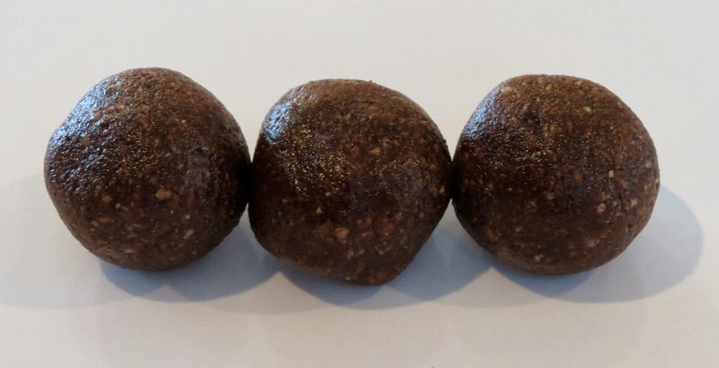 [Chocolate-Hazelnut-Bombs8.jpg]