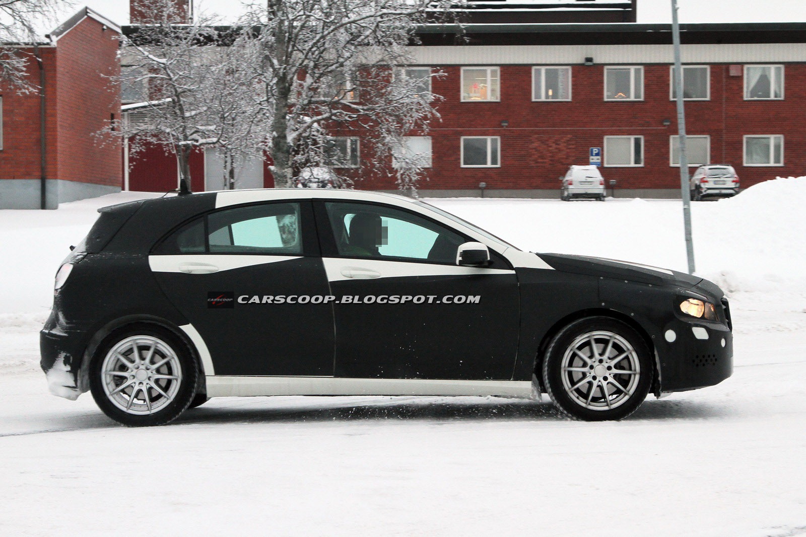 [2012-Mercedes-A-Class-16%255B3%255D.jpg]