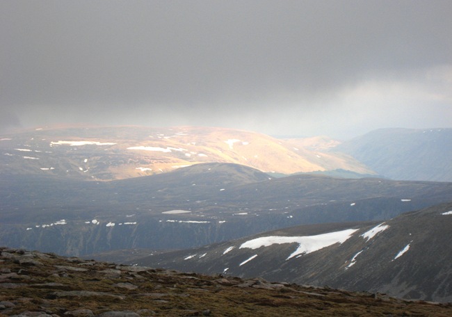 FLEETING VIEW SE OVER THE TRENCH OF LOCH MUICK
