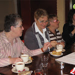 2. met koffie en gebak beginnen we barneveld 19 april 2008.jpg